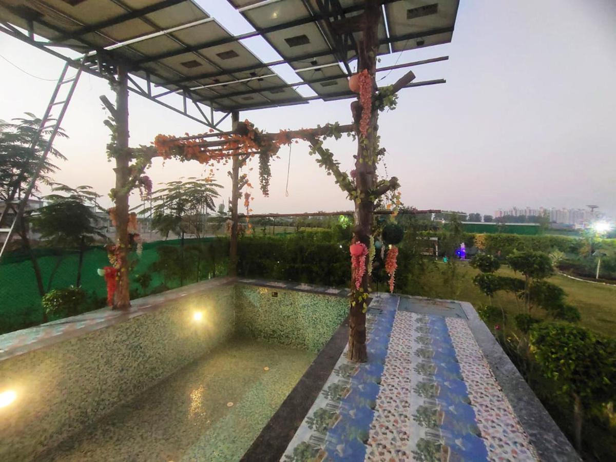 Shaw Estate-Farm House For A Small Parties-Jp Farm Greater Noida Extérieur photo