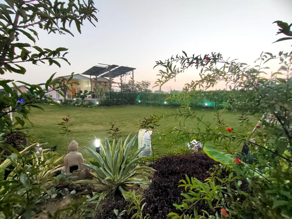 Shaw Estate-Farm House For A Small Parties-Jp Farm Greater Noida Extérieur photo