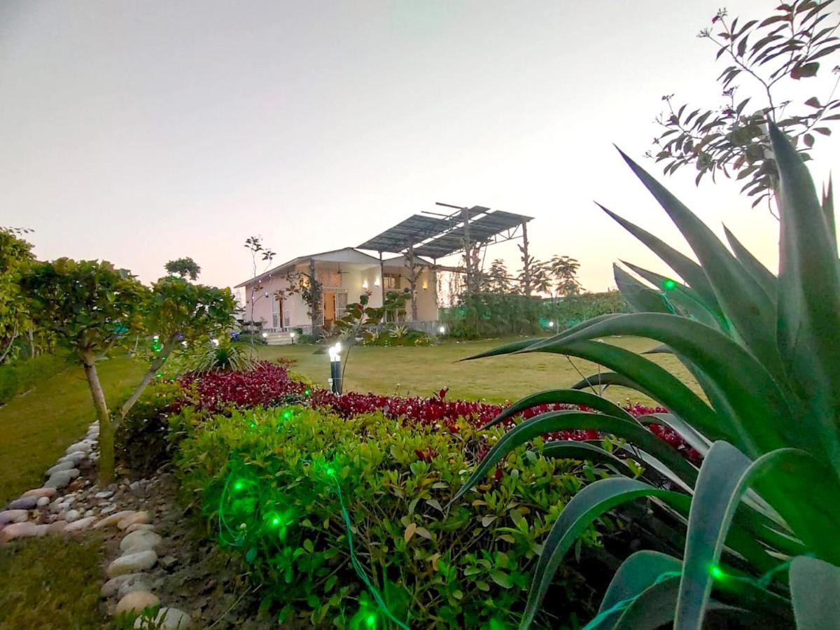 Shaw Estate-Farm House For A Small Parties-Jp Farm Greater Noida Extérieur photo