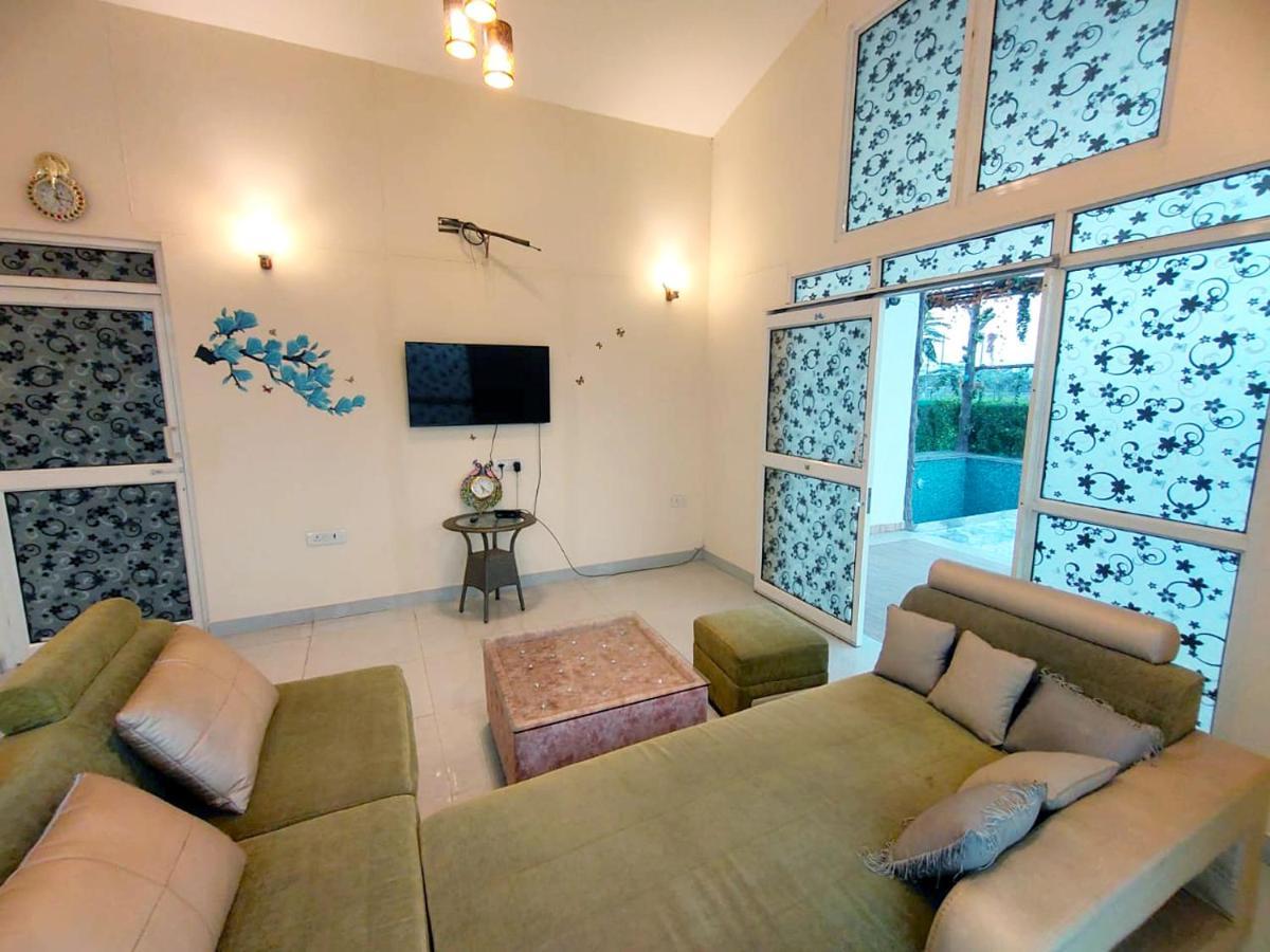 Shaw Estate-Farm House For A Small Parties-Jp Farm Greater Noida Extérieur photo
