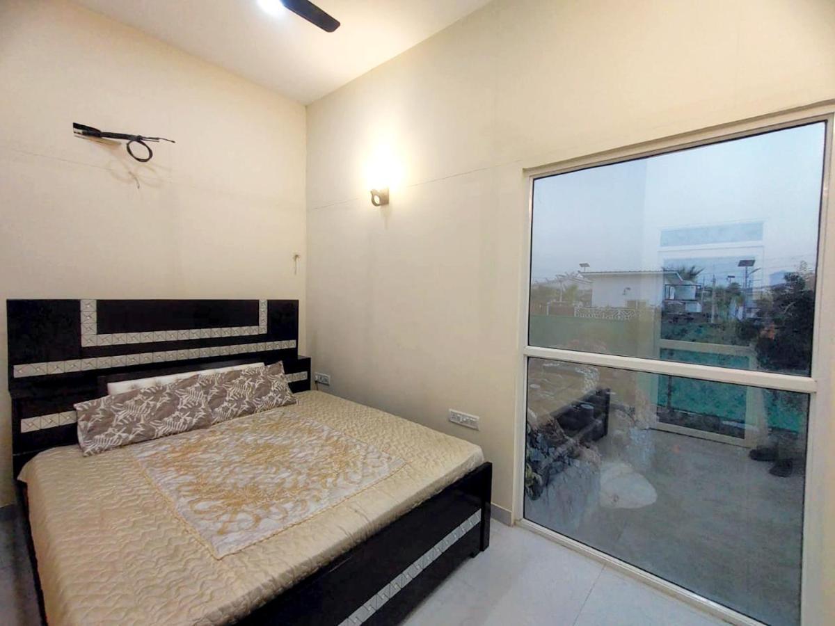 Shaw Estate-Farm House For A Small Parties-Jp Farm Greater Noida Extérieur photo