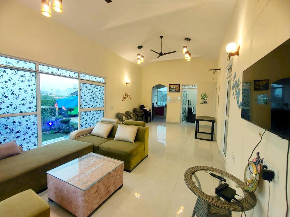 Shaw Estate-Farm House For A Small Parties-Jp Farm Greater Noida Extérieur photo