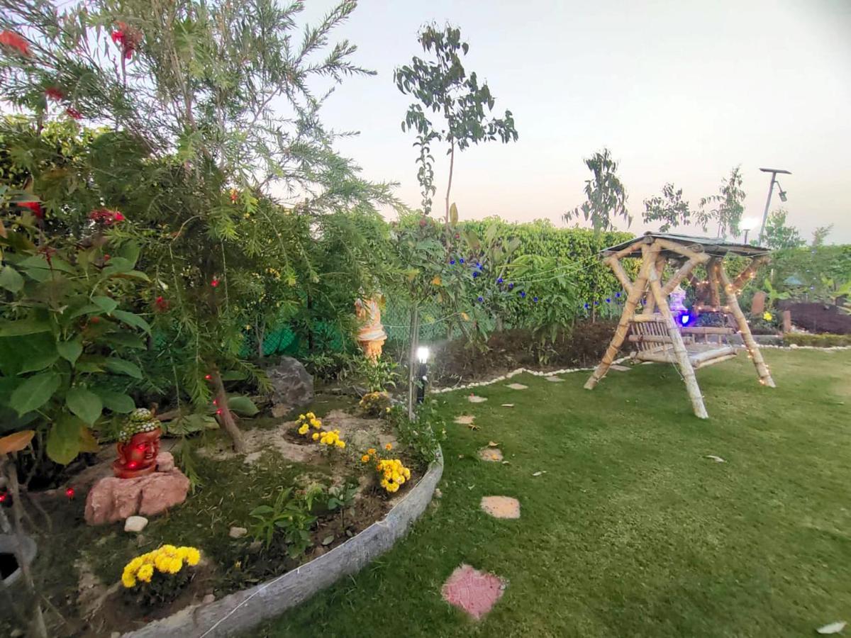 Shaw Estate-Farm House For A Small Parties-Jp Farm Greater Noida Extérieur photo