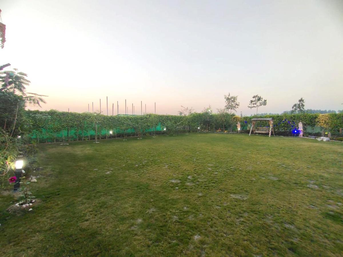 Shaw Estate-Farm House For A Small Parties-Jp Farm Greater Noida Extérieur photo