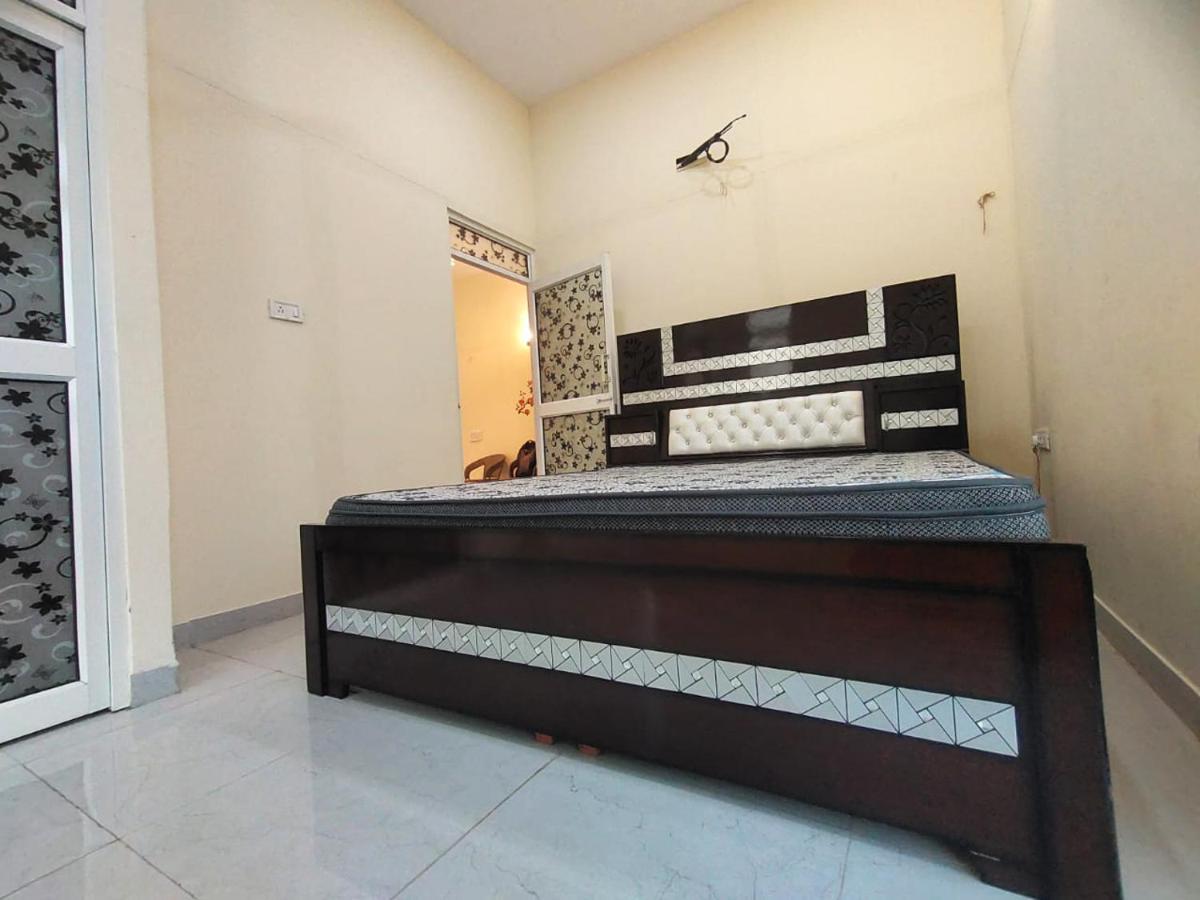 Shaw Estate-Farm House For A Small Parties-Jp Farm Greater Noida Extérieur photo