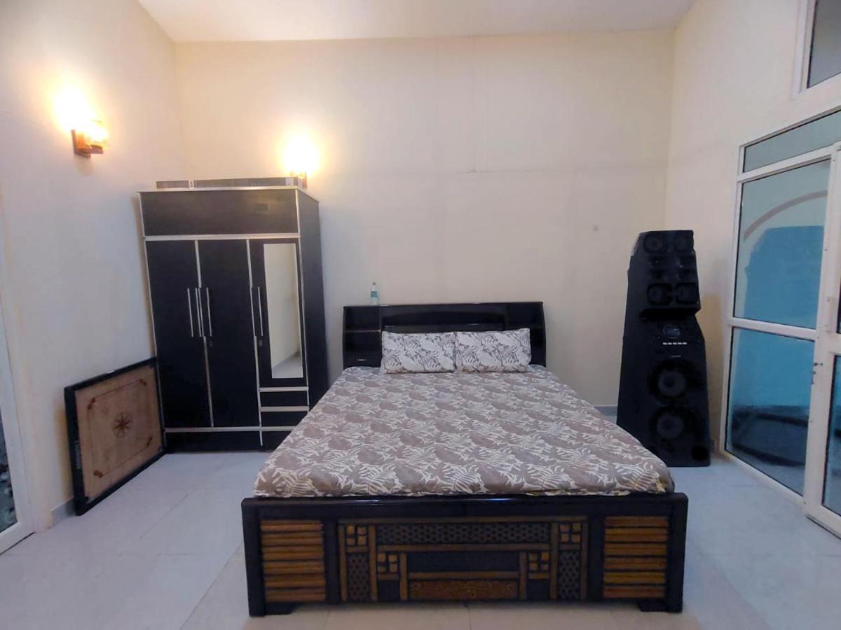 Shaw Estate-Farm House For A Small Parties-Jp Farm Greater Noida Extérieur photo